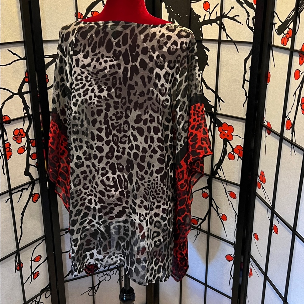 #128. 4/$32-Lane Bryant sheer poncho. 22/24. 2x - Picture 9 of 9